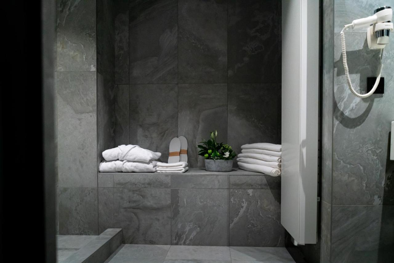 Set Spa Mouscron Esterno foto