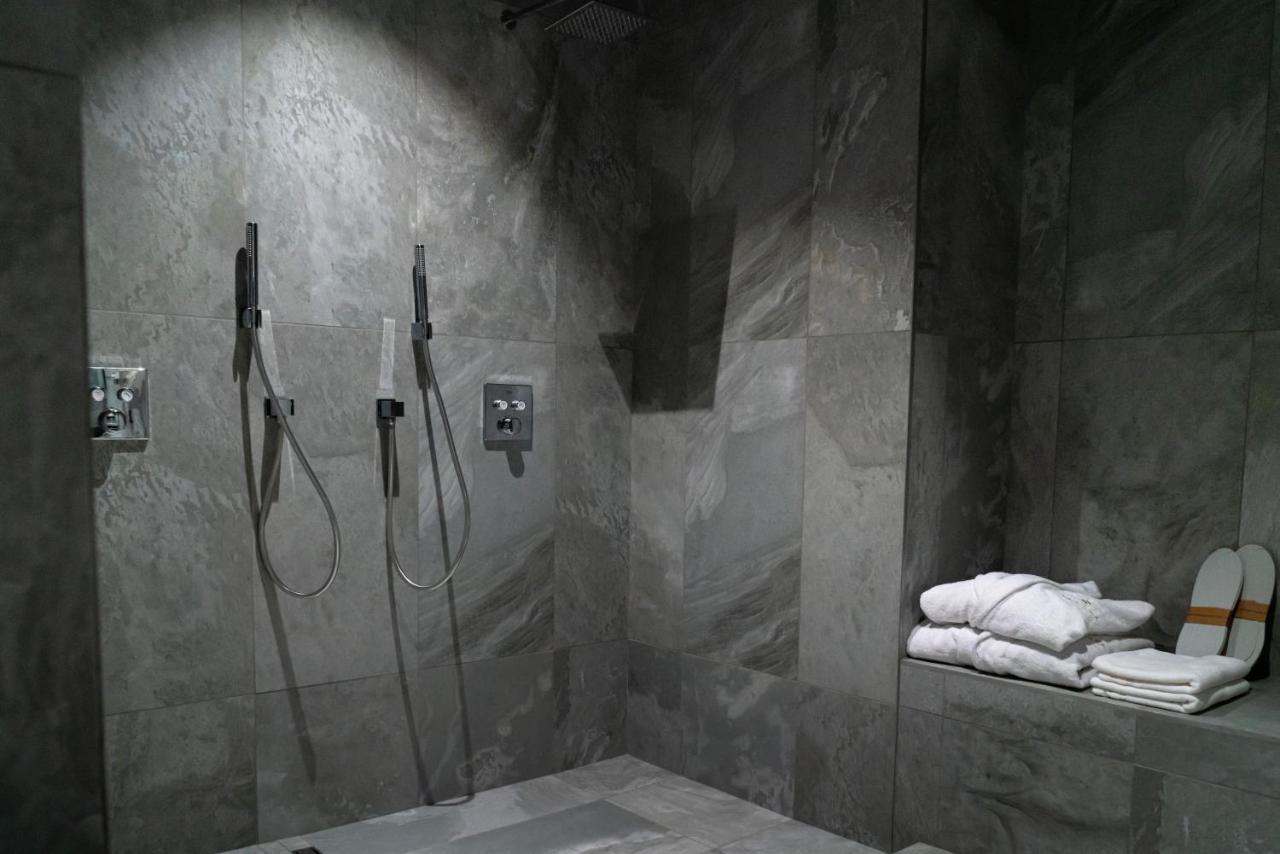 Set Spa Mouscron Esterno foto